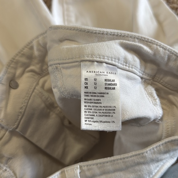 American Eagle white super high rise jegging in size 12 - Picture 7 of 8